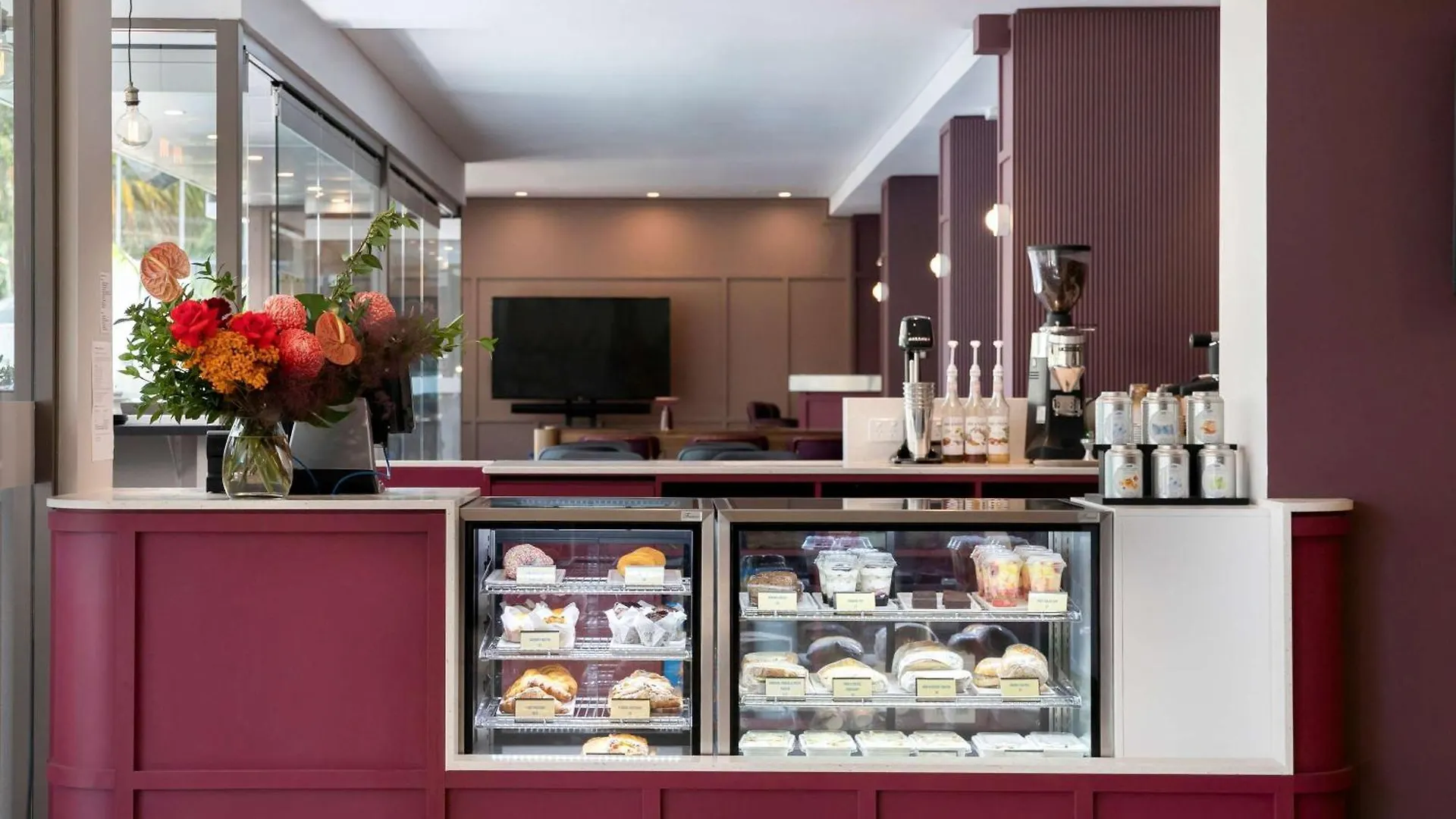 Travealojamiento Hotel Perth 4*,